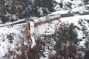 Во Французских Альпах поезд сошел с рельсов: погибли два человека