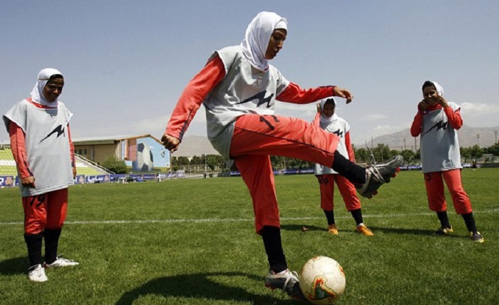 В женской сборной Ирана по футболу играли четыре мужчины