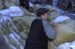 На Евромайдане начали возводить новые баррикады из песка