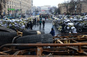 Перед амнистией на Грушевского укрепили баррикаду