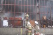 Пожар на складах в Киеве тушили почти два часа