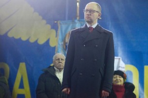 Эксперт: инициатива Яценюка создать правительство Майдана выглядит комично