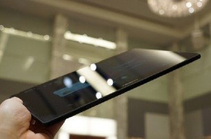 Самый тонкий планшет в мире представила компания Sony