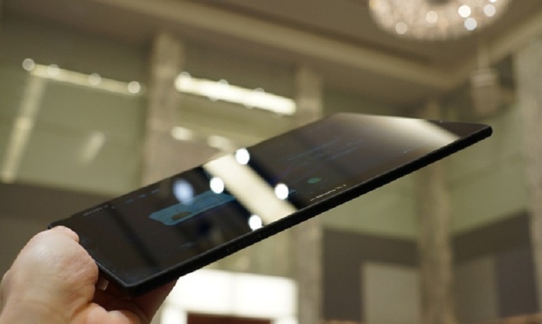 Самый тонкий планшет в мире представила компания Sony
