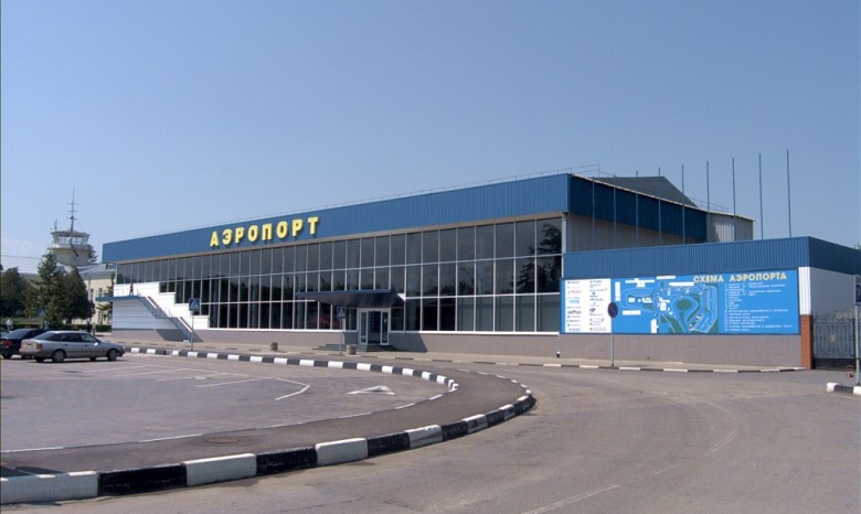 Воздушное пространство в районе аэропорта "Симферополь" снова закрыто
