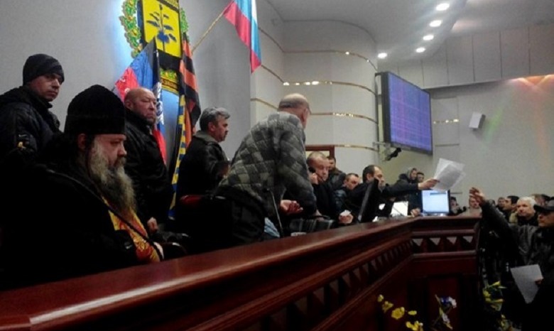 Донецкий облсовет проголосовал за проведение референдума о статусе Донбасса