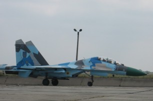 На аэродроме Бельбек подняли украинский флаг и отказались сдаваться