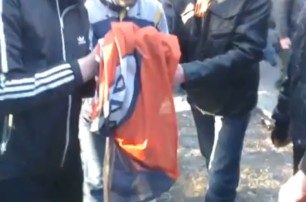 Пророссийские активисты в Донецке пытались сжечь флаг «Шахтера»