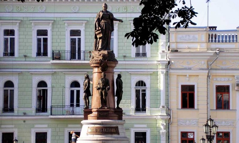 Памятник Екатерине в Одессе будут охранять с оружием