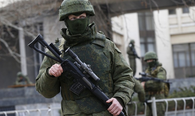 В Крыму штурмуют украинский военный объект: один человек ранен