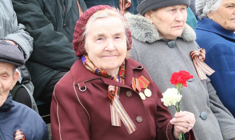 Крымские пенсионеры затягивают пояса
