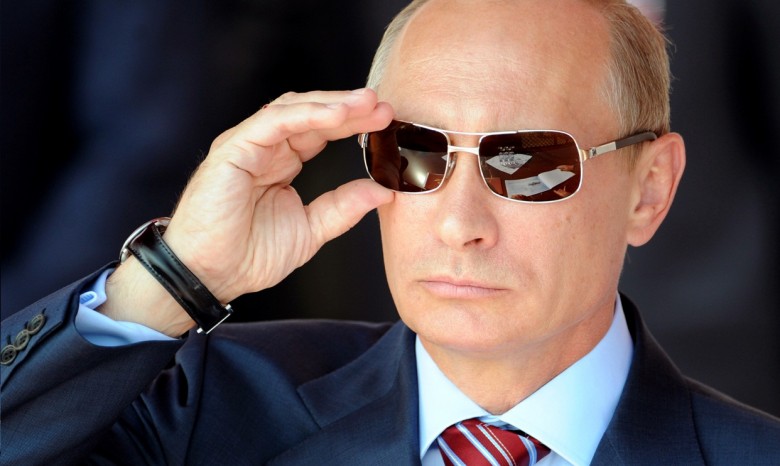 Путин приказал сформировать в Крыму органы исполнительной власти России