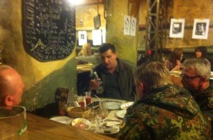 Самооборона Майдана гуляет на пожертвования в ресторанах