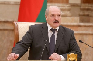 Лукашенко пообещал Турчинову не воевать с Украиной