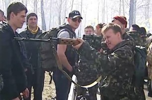 Киевский «Правый сектор» передаст оружие Нацгвардии