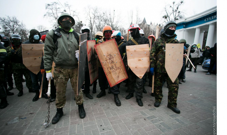 «Правый сектор» подрался с коммунистами в центре Киева