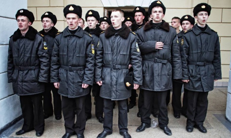 Курсанты академии Нахимова сегодня могут покинуть Крым