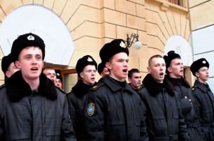 Севастопольских курсантов выпустили из Крыма после многочасового обыска