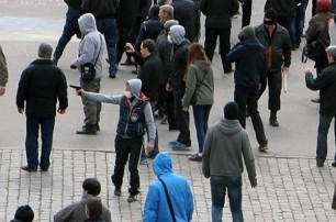 В Харькове пророссийские активисты с битами напали на евромайдановцев