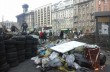 На Майдане чистят баррикады в преддверии Пасхи