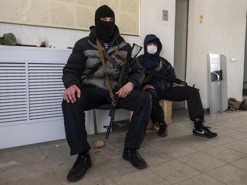 В Луганске в здании СБУ появились «непонятные россияне»