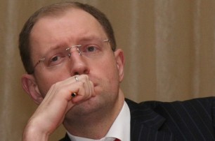 Яценюк в Донецке обсудит децентрализацию власти на новую Конституцию