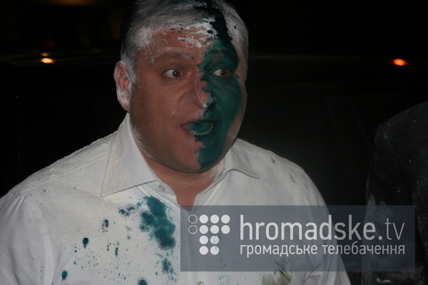 Добкина облили зеленкой и посыпали мукой в центре Киева