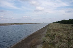Вода не доходит в Крым из-за минных полей - АП
