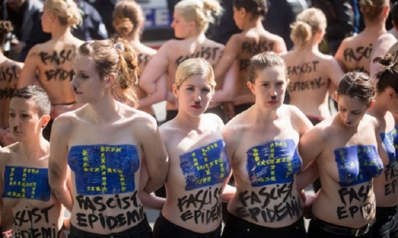 22 активистки Femen устроили в Париже акцию против фашизма
