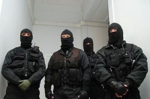 30 вооруженных террористов ограбили банк в Донецке - МВД