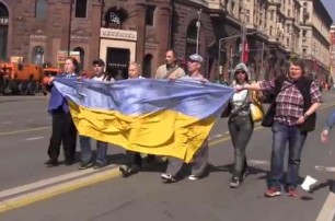 Московский ОМОН арестовывает за флаг и гимн Украины