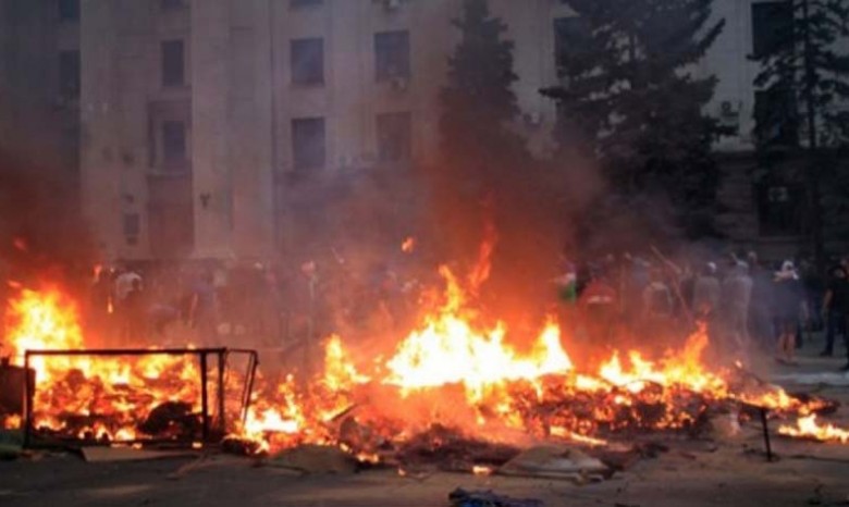 В Одессе горел Дом профсоюзов, пожар унес 38 жизней
