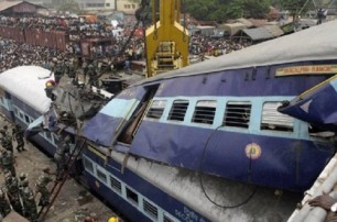 При аварии поезда в Индии погибло 12 человек