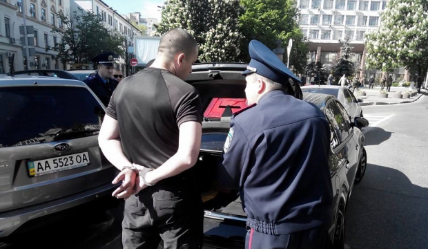 В Киеве задержали «Шкоду» с оружием в багажнике