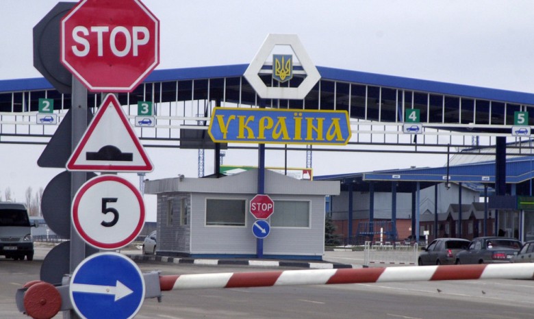 Украина может перейти на визовый режим с Россией - АП