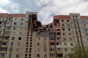 Взрыв разрушил четыре этажа высотного дома в Николаеве