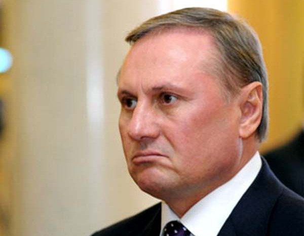 Ефремов призвал Турчинова остановить военные действия на Донбассе