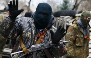 Неизвестные в масках похитили директора школы в Луганске