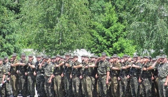 Полтавские матери не пускают сыновей-солдат на Донбасс