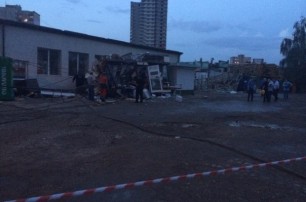 В Харькове упал башенный кран и убил женщину