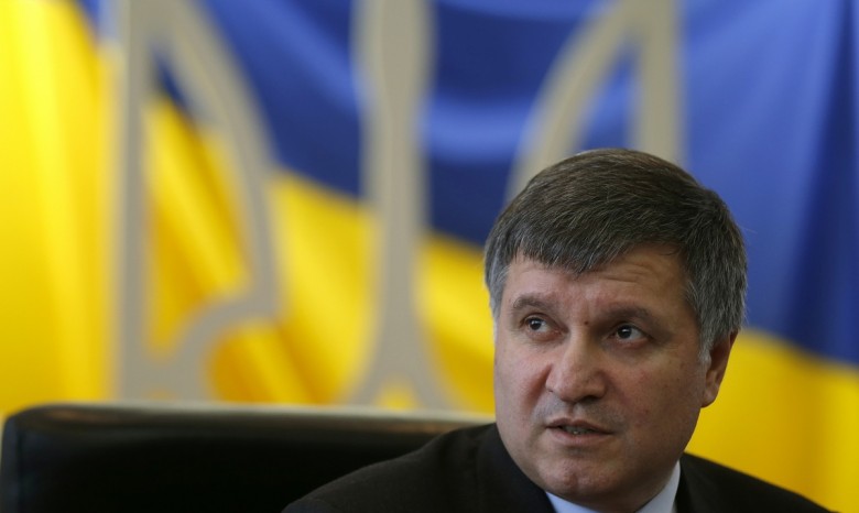 Аваков признал, что на Донбассе провести выборы в обычном режиме не удастся