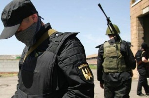 Батальон «Донбасс» требует, чтобы гаишники-предатели сложили оружие