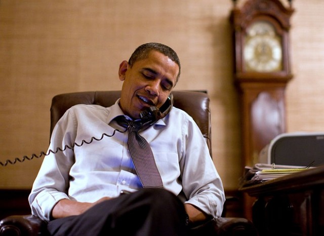 Обама позвонил Порошенко и пообещал ему поддержку