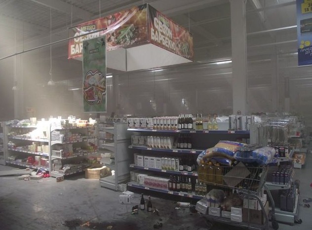 В Донецке боевики ДНР разграбили супермаркет «Метро»