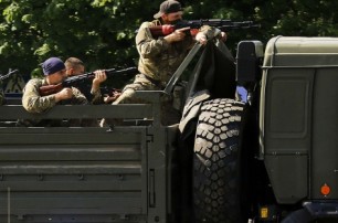 В Луганске боевики, прикрываясь заложниками, заставили отступить нацгвардию