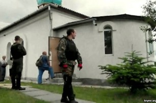 В Крыму местные «казаки» напали на священника и прихожан УПЦ КП
