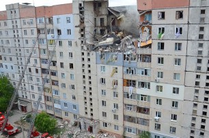 Многоэтажка в Николаеве, пострадавшая от взрыва, может рухнуть