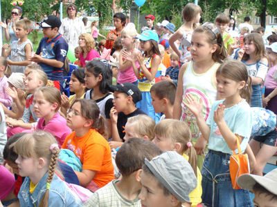 Из Славянска вывезли 350 детей