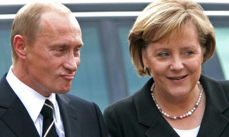 Меркель пошла против Путина - политолог