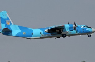 В Борисполе приземлился самолет с телами погибших в Славянске летчиков